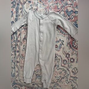 Quincy Mae baby snap Pajamas Gray 100% organic cotton 6-12 mo pointelle